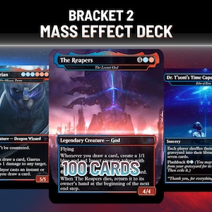 Puede incluir: Se muestran tres cartas coleccionables con temática de Mass Effect. Las cartas presentan personajes y temas del juego. El texto en las cartas incluye "Garrus Vakarian", "The Reapers" y "Dr. T'soni's Time Capsule". También es visible el texto "100 CARDS".