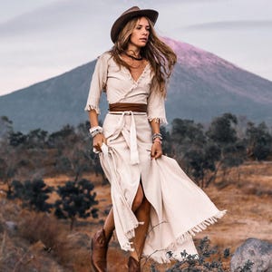 Boho Wickelkleid Frauen ∆ Weißes Maxi Kleid 3/4 Ärmel ∆ Bio Kleidung ∆ Hochzeit Boho Kleid ∆ Langes Fransen Rohes Baumwolle Kleid aus Weiß