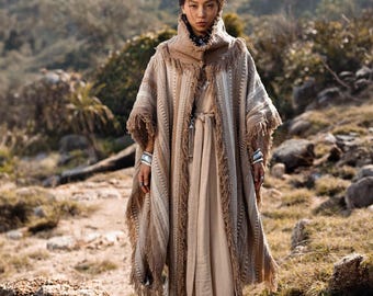 Kimono con flecos, poncho, bata ∆ Abrigo bohemio para mujer ∆ Atuendo de festival para hombre del desierto, cárdigan bohemio ∆ Top de ropa para ceremonias / Café