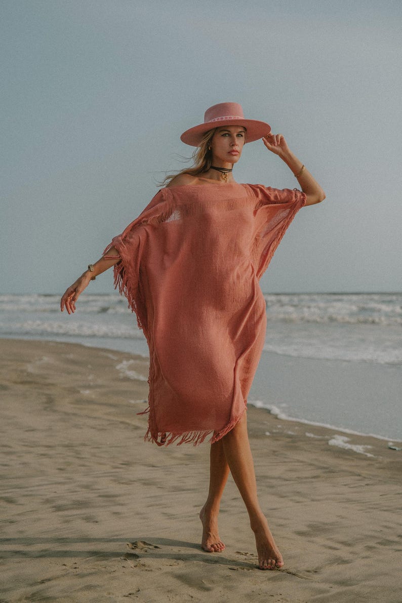 Rosa Gudinna Poncho Klänning ∆ Boho Festivalkläder Sommartunika Strandklänning ∆ Loungeklänning ∆ Hållbar Plus Size Klänning / Rosa bild 18