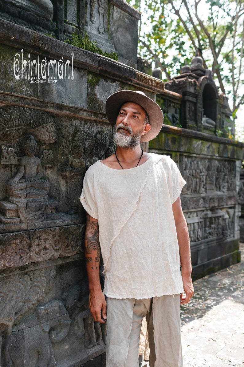 Camiseta Boho Branca ∆ Camiseta Orgânica Masculina ∆ Top Tribal Eco Nomad de Algodão Cru ∆ Túnica Confortável Hippie ∆ Camiseta Cigana / Off White imagem 2