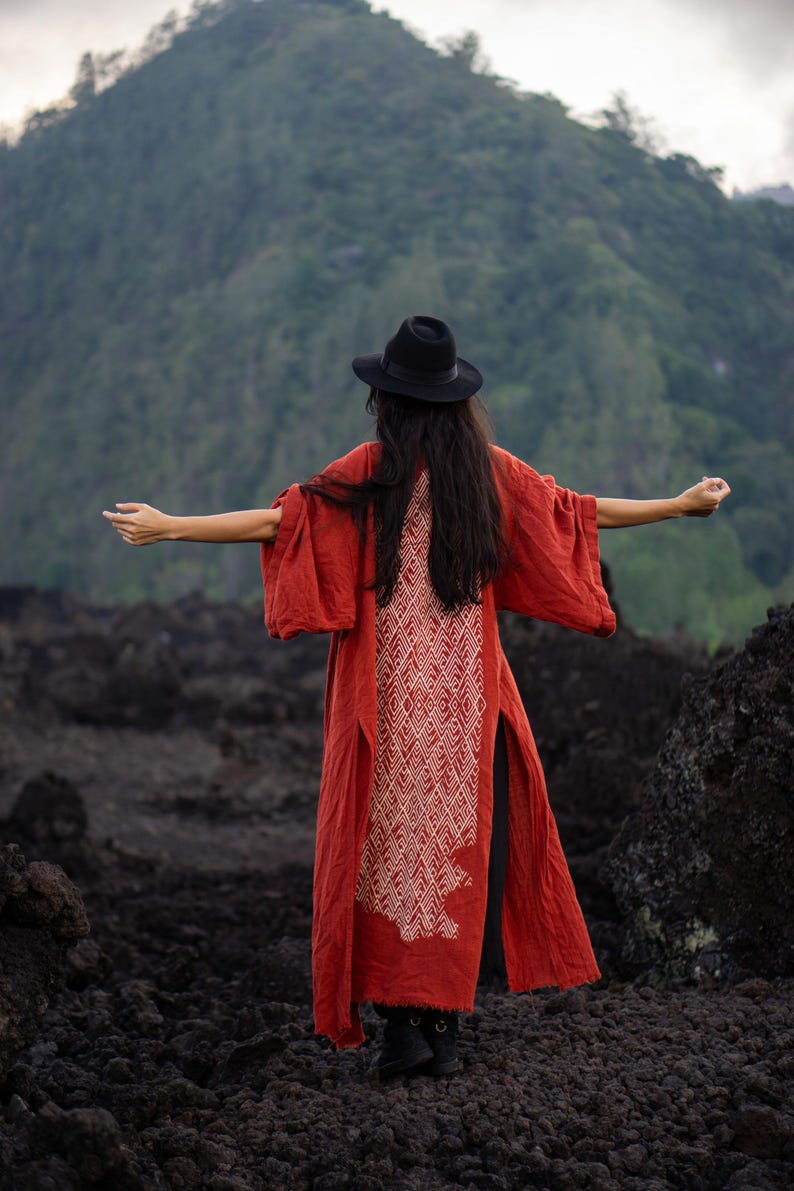 Bata kimono de algodón crudo ∆ Chaqueta cruzada tipo cárdigan bohemio ∆ Vestido maxi bohemio ∆ Top gitano de estilo tribal ∆ Vestido playero Miami Long Beach / Ocre rojo imagen 13