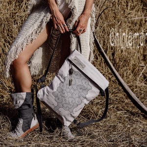 Botas veganas boho para mujer ∆ Zapatos hippies de lona de algodón ∆ Botas altas para festivales ∆ Botas tribales del desierto indio Shipibo / Unisex / 2 colores imagen 14