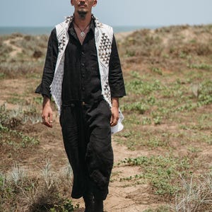 Burner Boho Väst ∆ Herr Ärmlös Jacka ∆ Festivalkläder Tunika Tribal Herrkläder ∆ Goa Tulum Outfit ∆ Hög Låg Långärmad Linne bild 7