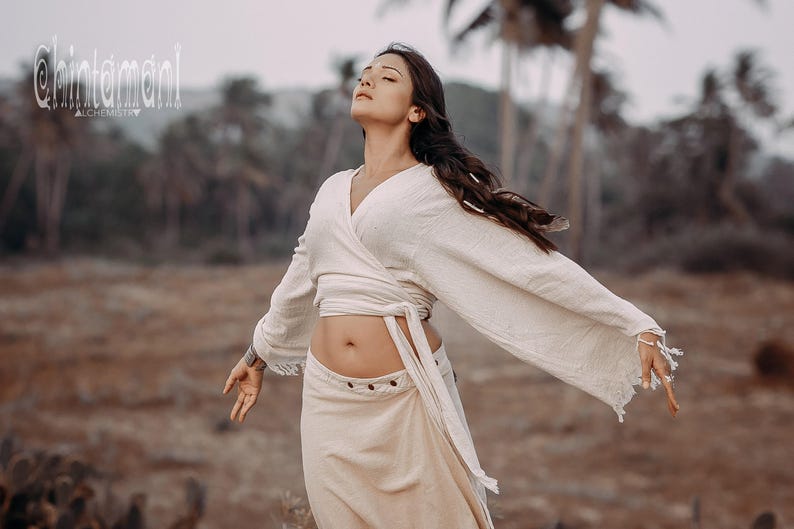 Top estilo boho cruzado para mujer ∆ Ropa boho, top kimono ∆ Ropa orgánica ∆ Top corto de manga ancha ∆ Ropa boho estilo hippie gitano / Blanco roto imagen 14