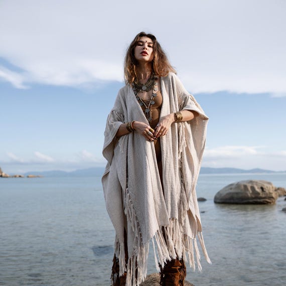 Women Poncho Boho Kimono Robe ∆ Burning Festival Clothes Desert Man Cardigan ∆ Ceremony Bohemian Clothing Blanket Fringe Robe / Off White
