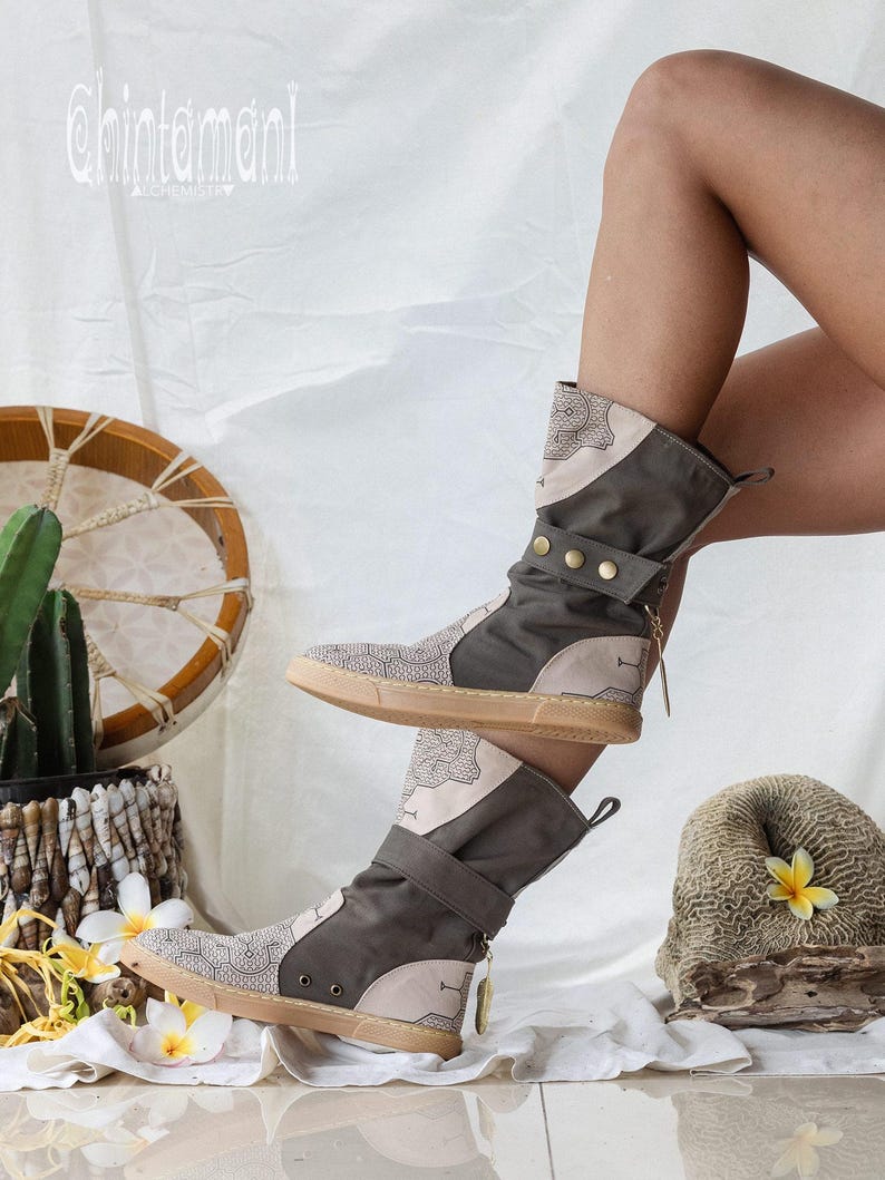Botas veganas boho para mujer ∆ Zapatos hippies de lona de algodón ∆ Botas altas para festivales ∆ Botas tribales del desierto indio Shipibo / Unisex / 2 colores imagen 10