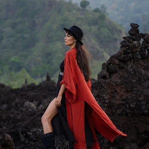 Bata kimono de algodón crudo ∆ Chaqueta cruzada tipo cárdigan bohemio ∆ Vestido maxi bohemio ∆ Top gitano de estilo tribal ∆ Vestido playero Miami Long Beach / Ocre rojo imagen 17