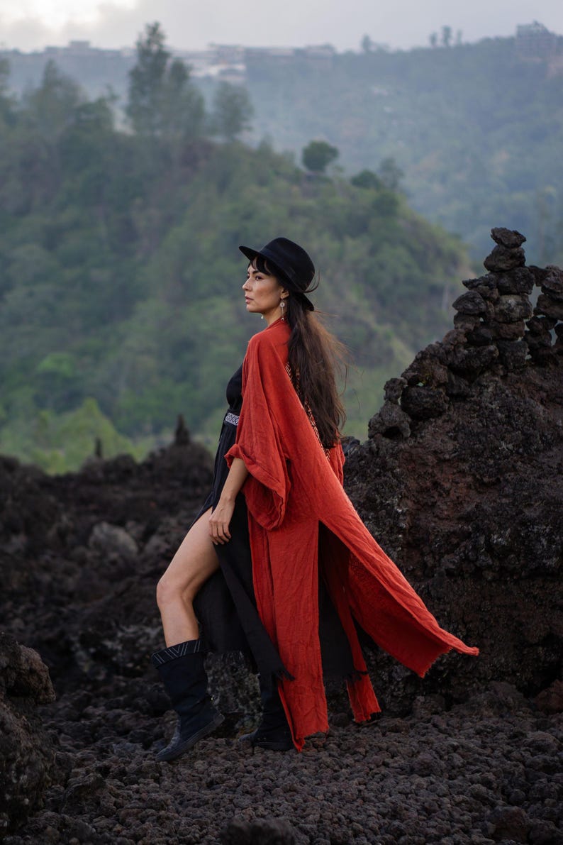 Bata kimono de algodón crudo ∆ Chaqueta cruzada tipo cárdigan bohemio ∆ Vestido maxi bohemio ∆ Top gitano de estilo tribal ∆ Vestido playero Miami Long Beach / Ocre rojo imagen 17