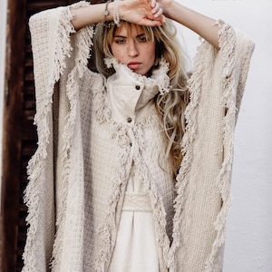 Festivalponcho ∆ Dam Boho Kofta Jacka ∆ Rå Bomull Boho Morgonrock ∆ Vidärmad Överdimensionerad Kimono Omlotttopp ∆ Nomadkläder Outfit bild 10