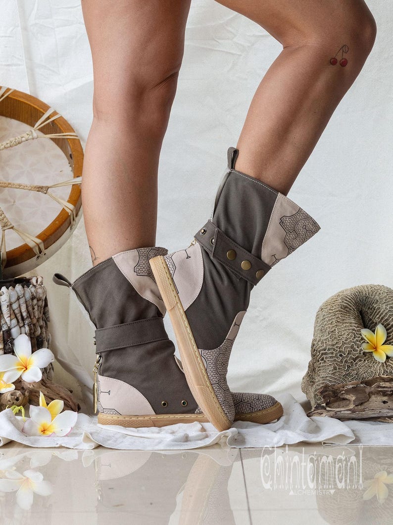 Botas veganas boho para mujer ∆ Zapatos hippies de lona de algodón ∆ Botas altas para festivales ∆ Botas tribales del desierto indio Shipibo / Unisex / 2 colores imagen 5