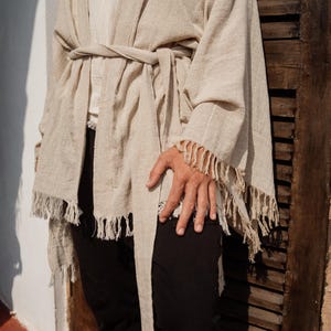 Beige katoenen kimono ∆ Boho kleding voor heren ∆ Hippie kimono vest ∆ Asymmetrische tuniek ∆ Jedi-gewaad ∆ Boho festival cyberpunk outfit afbeelding 5