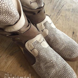 Botas veganas boho para mujer ∆ Zapatos hippies de lona de algodón ∆ Botas altas para festivales ∆ Botas tribales del desierto indio Shipibo / Unisex / 2 colores imagen 19