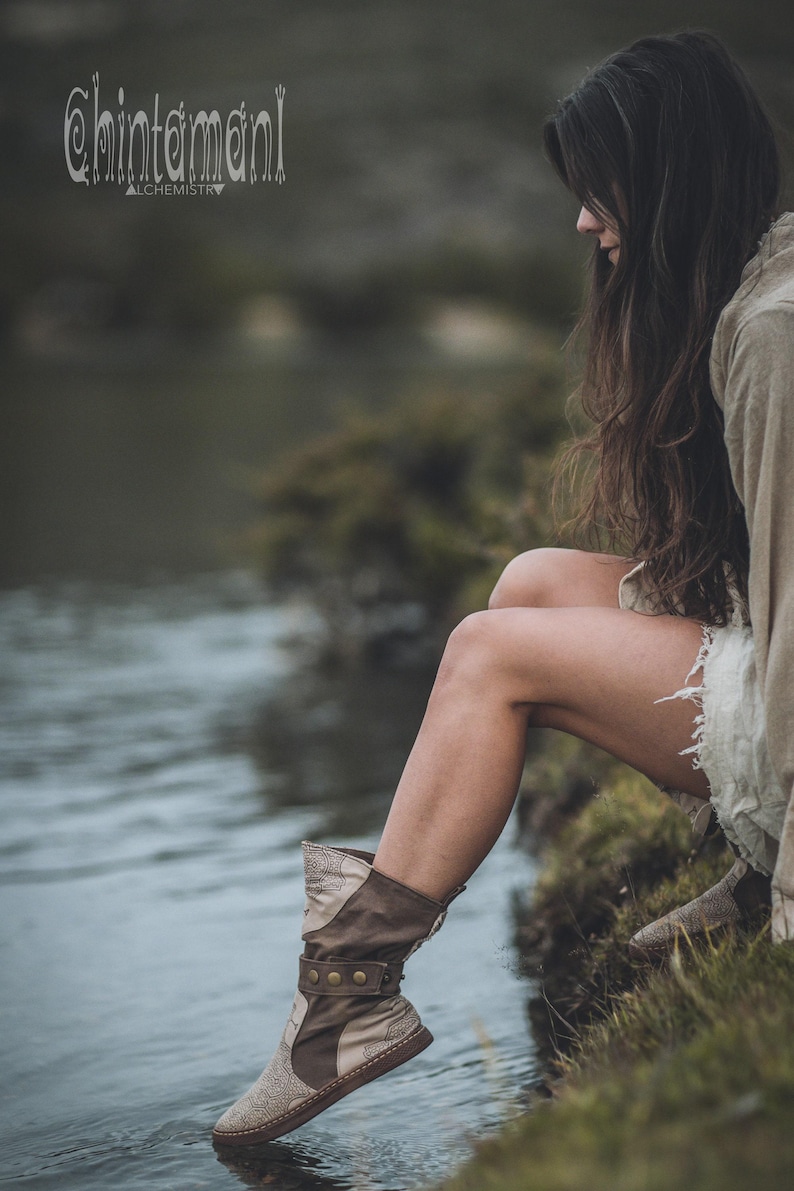 Botas veganas boho para mujer ∆ Zapatos hippies de lona de algodón ∆ Botas altas para festivales ∆ Botas tribales del desierto indio Shipibo / Unisex / 2 colores imagen 17