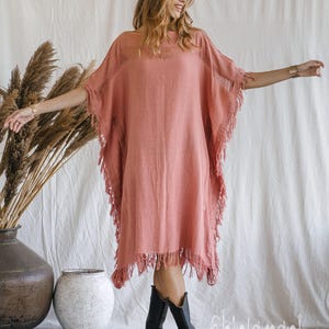 Rosa Gudinna Poncho Klänning ∆ Boho Festivalkläder Sommartunika Strandklänning ∆ Loungeklänning ∆ Hållbar Plus Size Klänning / Rosa bild 2