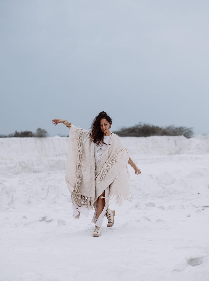 Women Poncho Boho Kimono Robe ∆ Burning Festival Clothes Desert Man Cardigan ∆ Ceremony Bohemian Clothing Blanket Fringe Robe / Off White image 17