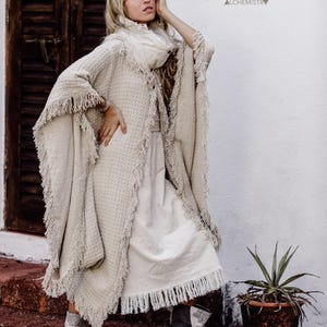 Festivalponcho ∆ Dam Boho Kofta Jacka ∆ Rå Bomull Boho Morgonrock ∆ Vidärmad Överdimensionerad Kimono Omlotttopp ∆ Nomadkläder Outfit bild 9