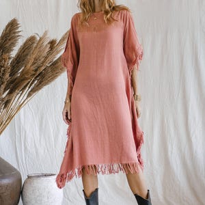 Rosa Gudinna Poncho Klänning ∆ Boho Festivalkläder Sommartunika Strandklänning ∆ Loungeklänning ∆ Hållbar Plus Size Klänning / Rosa bild 3