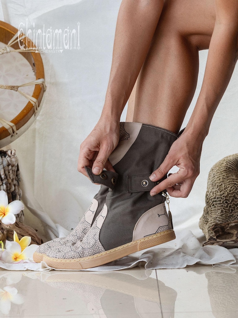 Botas veganas boho para mujer ∆ Zapatos hippies de lona de algodón ∆ Botas altas para festivales ∆ Botas tribales del desierto indio Shipibo / Unisex / 2 colores imagen 8
