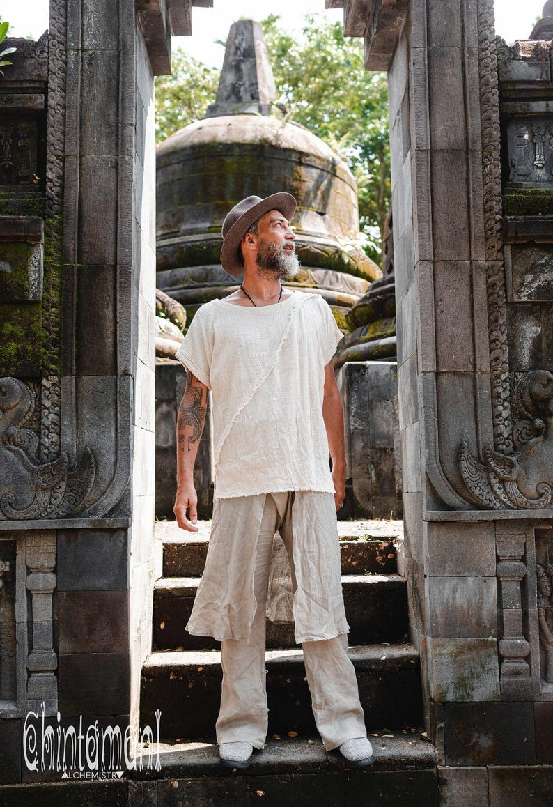 Camiseta Boho Branca ∆ Camiseta Orgânica Masculina ∆ Top Tribal Eco Nomad de Algodão Cru ∆ Túnica Confortável Hippie ∆ Camiseta Cigana / Off White imagem 5