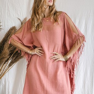 Rosa Gudinna Poncho Klänning ∆ Boho Festivalkläder Sommartunika Strandklänning ∆ Loungeklänning ∆ Hållbar Plus Size Klänning / Rosa bild 8