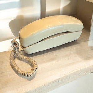 Vintage Telephone - Trimline vintage telephone -  Classic 1970&#39;s-80&#39;s