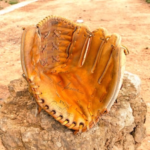 Vintage Baseball Glove - Vintage Baseball Mitt - Rawlings Brand Baseball Glove - Tom Seaver