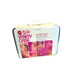 Barbie vanity sales beauty set