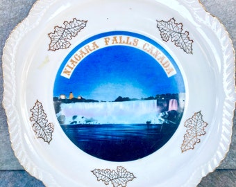 Vintage Collector Plate - Vintage Souvenir plate - Wall hanging souvenir -Niagara Falls Canada Souvenir Plate