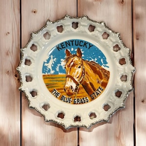 Vintage Collectable Souvenir Plate - Kentucky - Blue Grass State