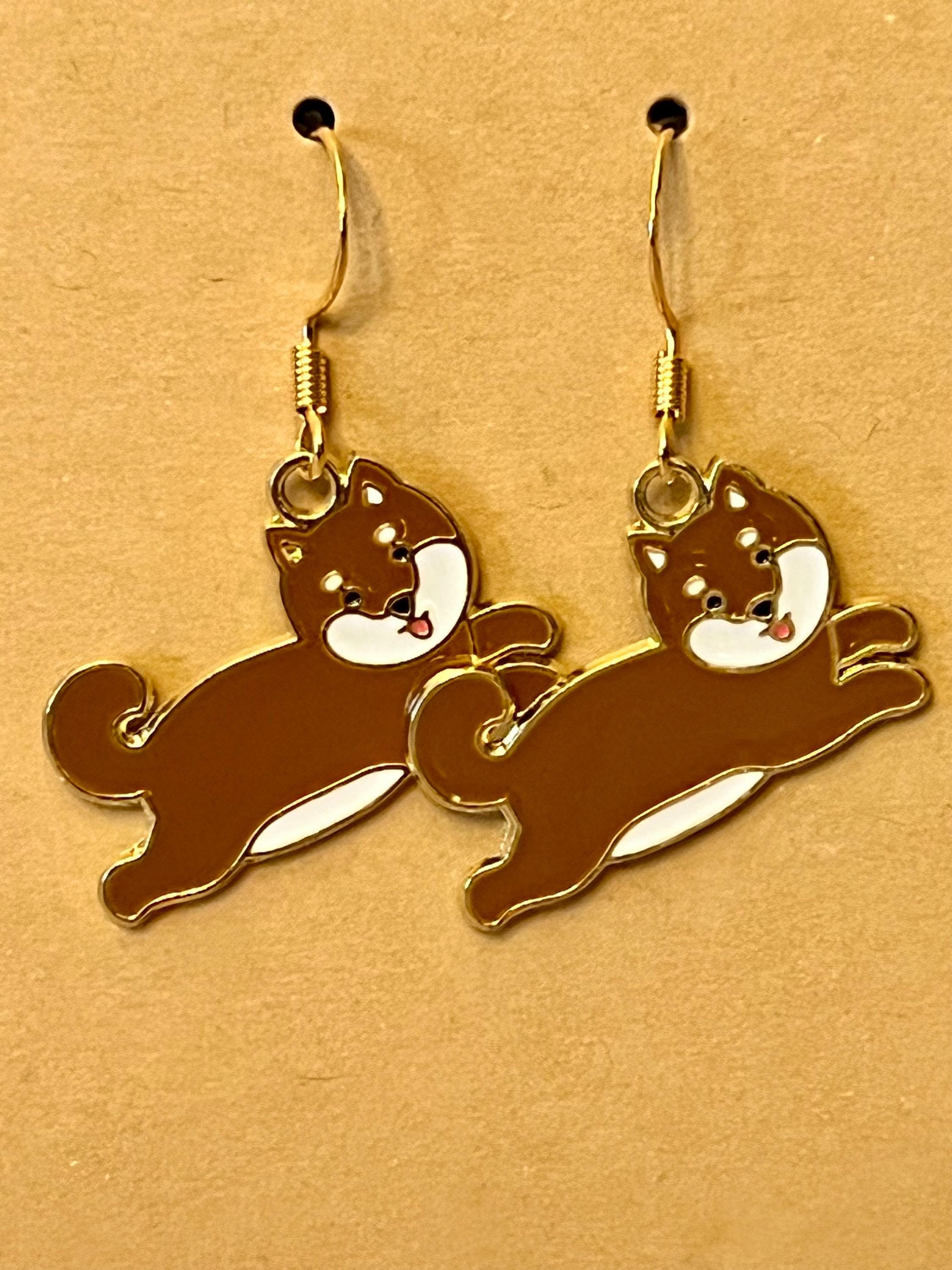 柴犬イヤリング：18Kゴールドメッキワイヤー - Etsy 日本
