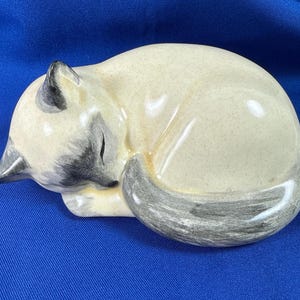 Sleeping Siamese cat, solid cast ceramic figurine, hand painted 6" x 4" x 2"