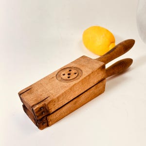 Wooden lemon squeezer, antique kitchen utensil, hinged hand fruit juicer, Americana farmhouse country  cottagecore, tools, cooking, chef