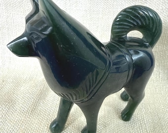 Carved husky dog Canadian nephrite jade vintage 4" H