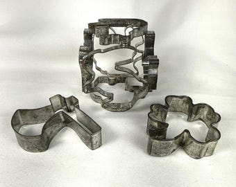 Vtg metal cookie cutter lot 3 tin Tomado Holland cube w/ 6 animals plus clover & hatchet