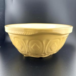 Vintage Gripstand mixing bowl, circa 1930-50s yellowware English pottery heirloom kitchen