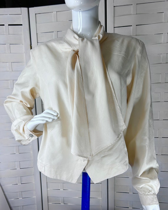 Vtg Women's Silk blouse size L, MOP buttons, dress