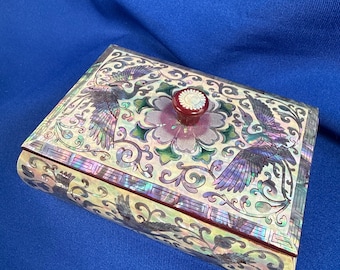 Vintage abalone inlay lidded box, lidded casket mother of pearl Pave’ trinket case