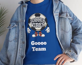 Fußball Vibes T-Shirt | Sport Shirt, Freizeitkleidung, Geschenk für Fußball Fans, Team Spirit Bekleidung