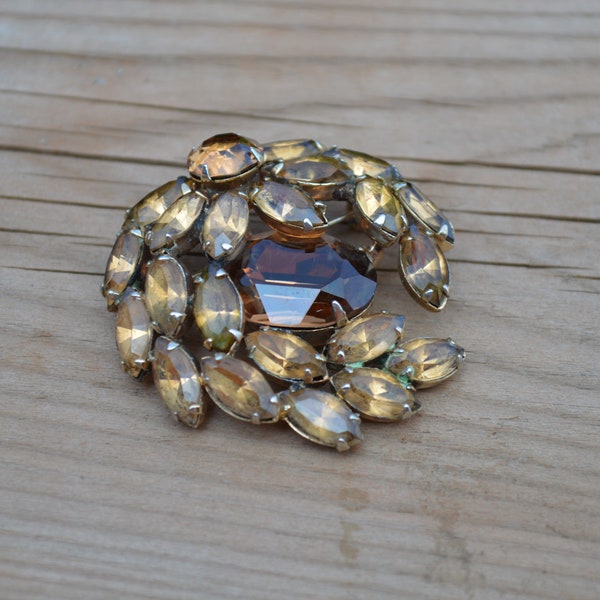 Round Signed SHERMAN Vintage Brooch – Dark and Light Golden Stones - Classic Elegance