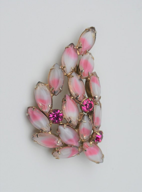 Vintage Stylized Leaf Brooch Pink and White Navet… - image 5