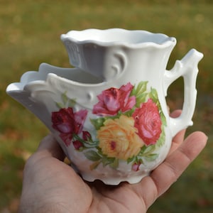 Mug à raser antique en porcelaine florale avec roses roses foncées et jaunes - Mug à raser en porcelaine au design élégant
