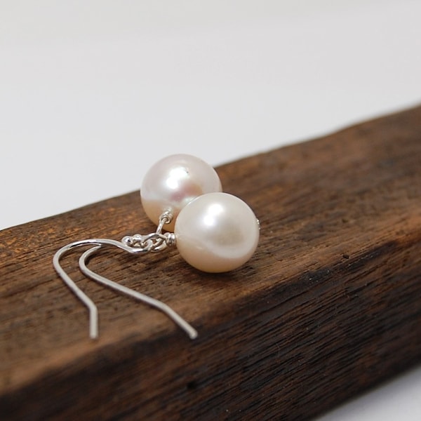 Sterling Silber Süßwasser Perle Ohrringe, Handgemachte Ohrringe, Runde Perle Ohrringe, Kreis der Steine Schmuck, Hochzeitsschmuck