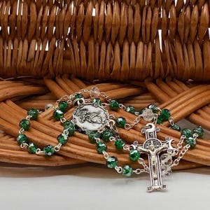Our Lady of Knots, Emerald Crystal Rosebuds