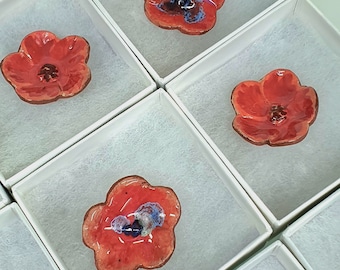 red poppy brooch pin pottery ceramic flower jewely remembrance day poppy