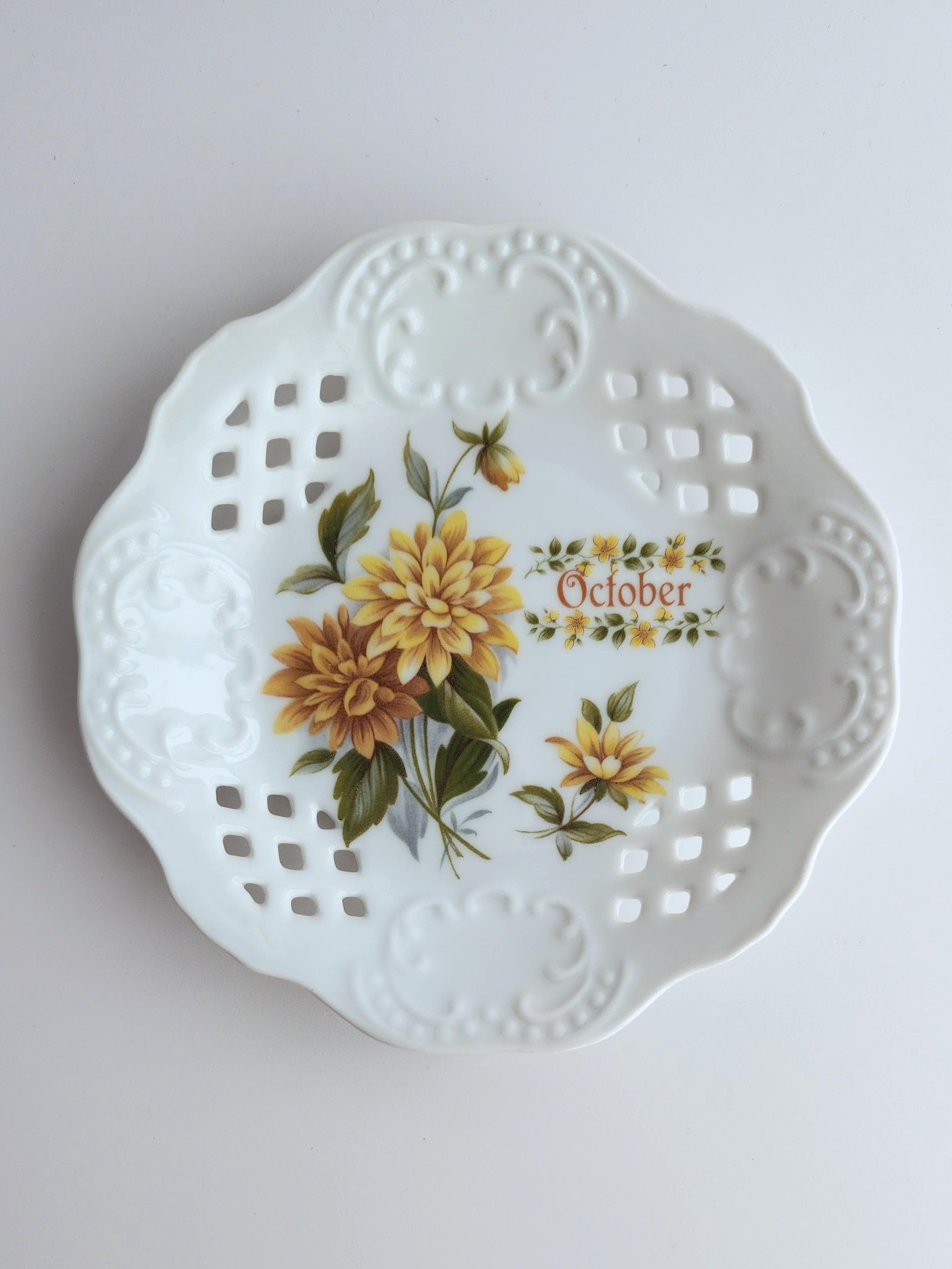 菊の皿 - Etsy 日本