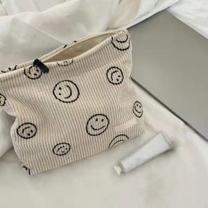 large makeup bag  checkered cosmetic bag  travel makeup pouch  women’s toiletry bag  cute makeup bag  handmade makeup bag