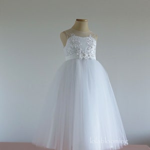 Flower girl dress. Girls Dress. White girl dress. Tutu girl dress. First communion dress. Birthday girl dress.  Made to order dress.