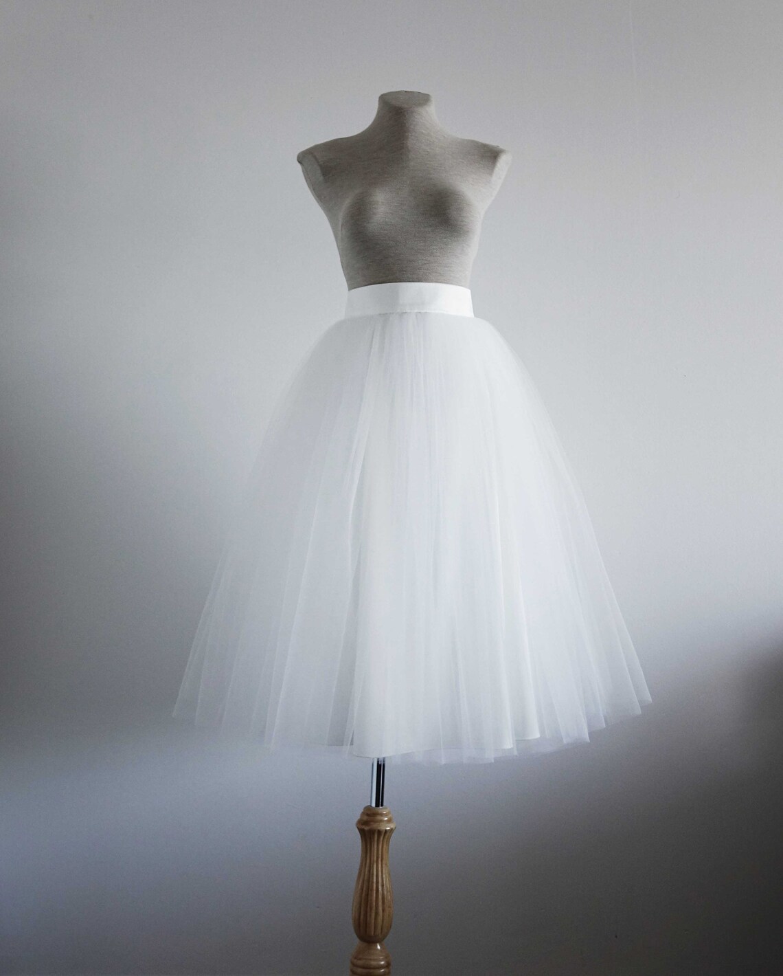 1310295 Off-White Tulle Skirt Dress