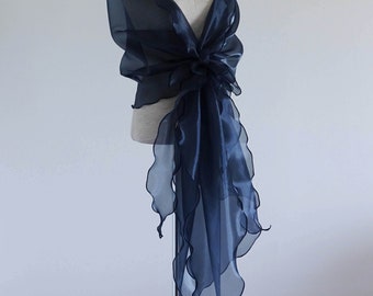 Châle en organza bleu marine. Couvre-chef, châle en organza. Châle mère de la mariée. Couvre-épaules.